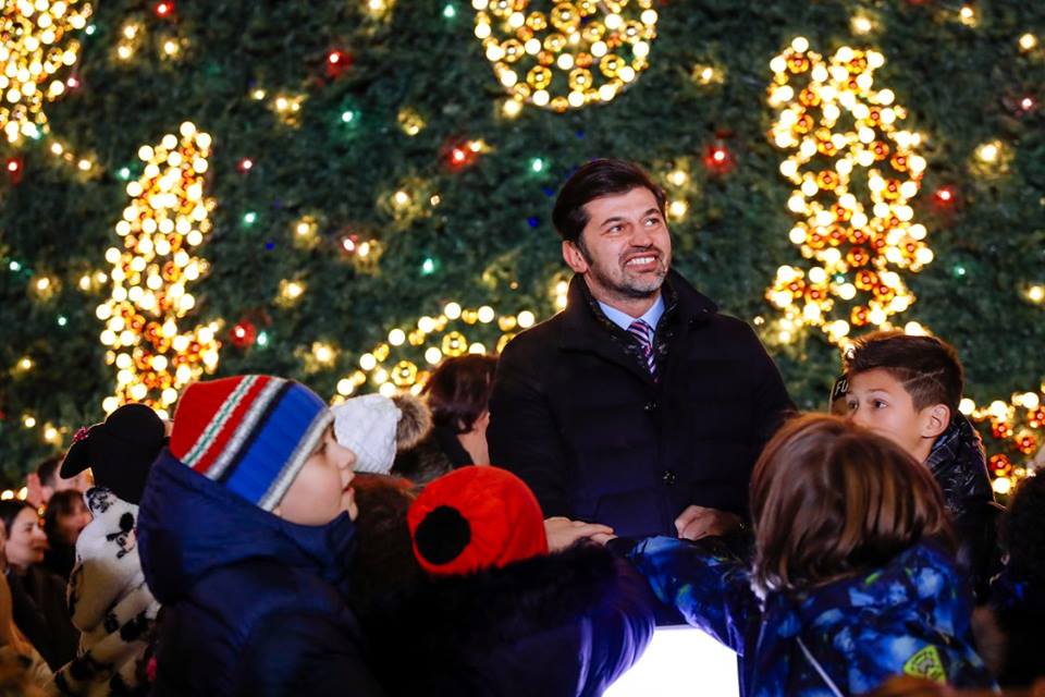 Georgia’s main Christmas tree has been festively lit up in Tbilisi geotv.ge